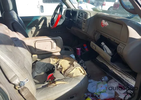 1999 Chevrolet Suburban 1500 Lt z USA, uszkodzony, nr VIN 3GNEC16R6XG226226